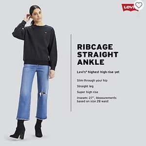 Levi’s Ribcage Straight Ankle Jeans